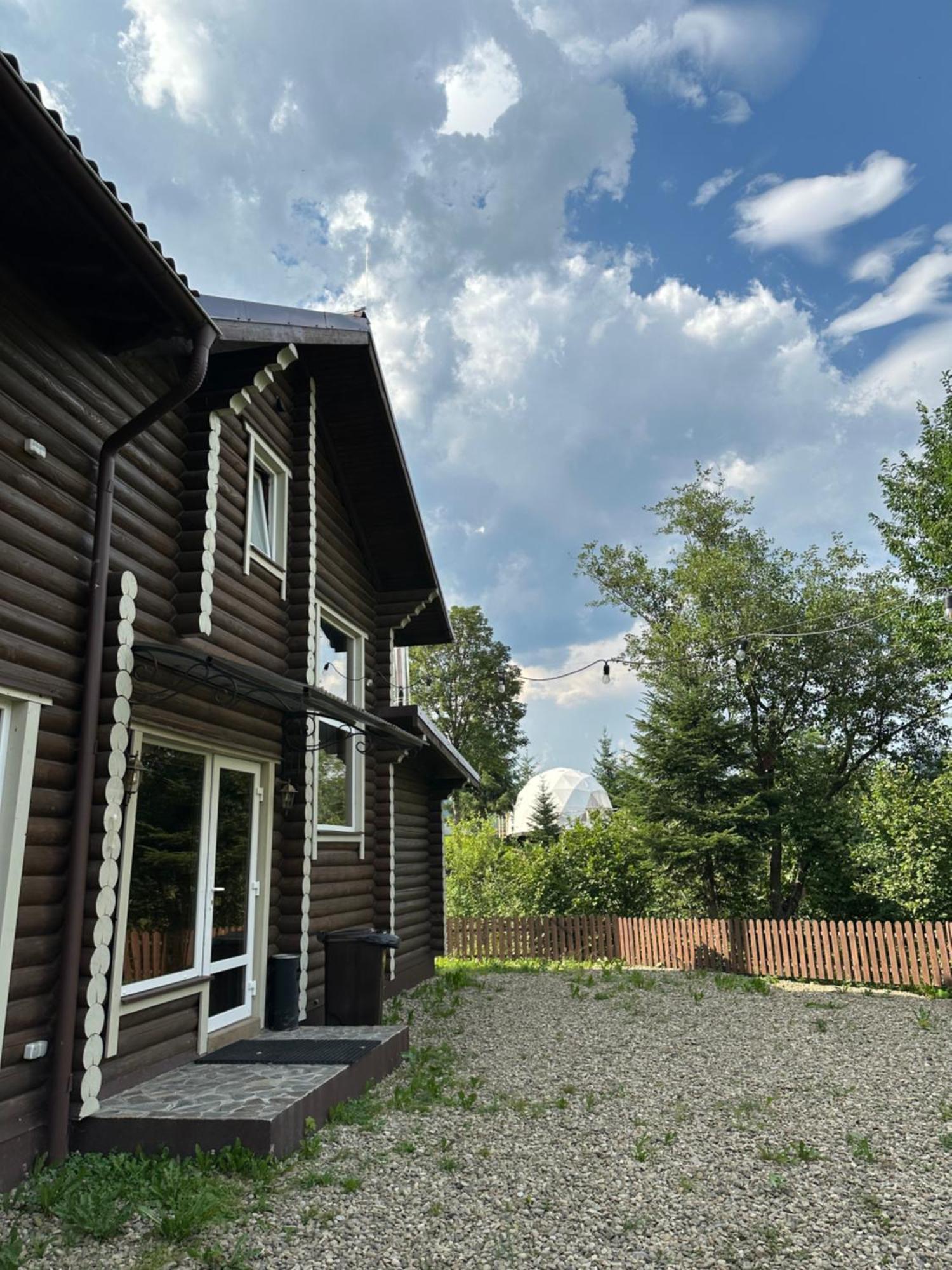 Карпатська Криївка Apartment Yasinia Bagian luar foto